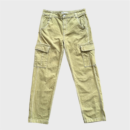 Pantalón cargo zara gastado